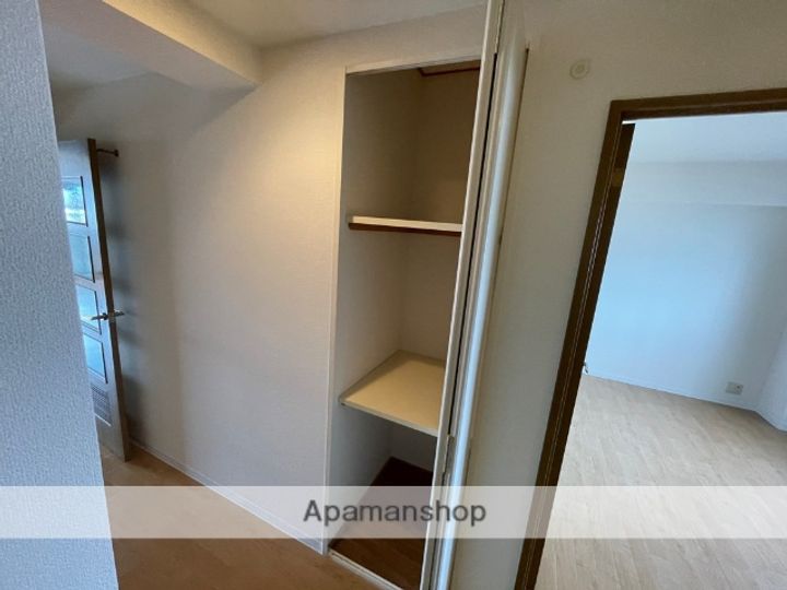 ラポール山賀の内装