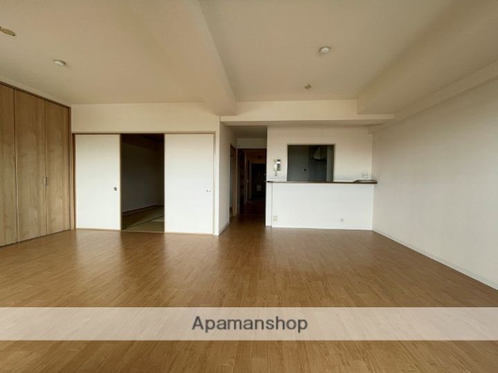 ラポール山賀の内装