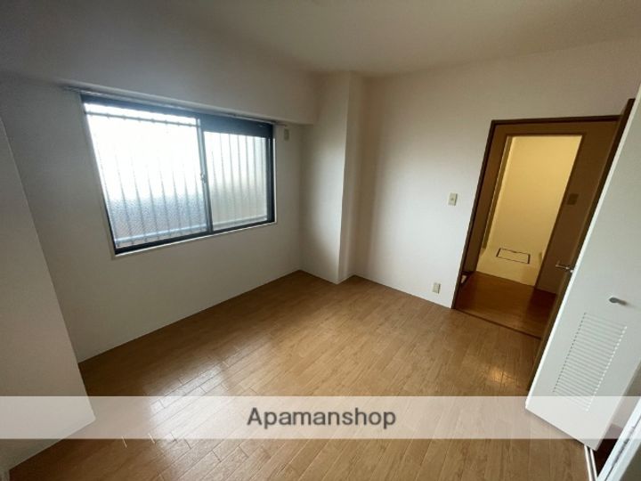 ラポール山賀の内装