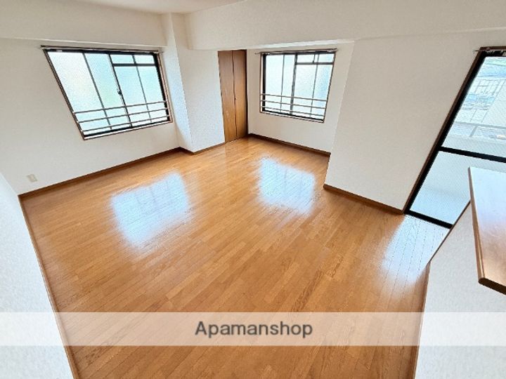 大阪府東大阪市加納5丁目の賃貸マンションの居間