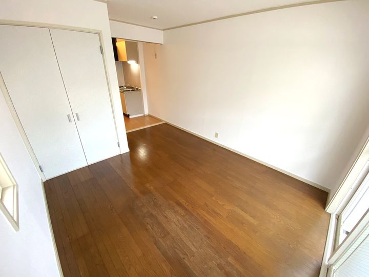 大阪府東大阪市中小阪2丁目の賃貸アパートの居間