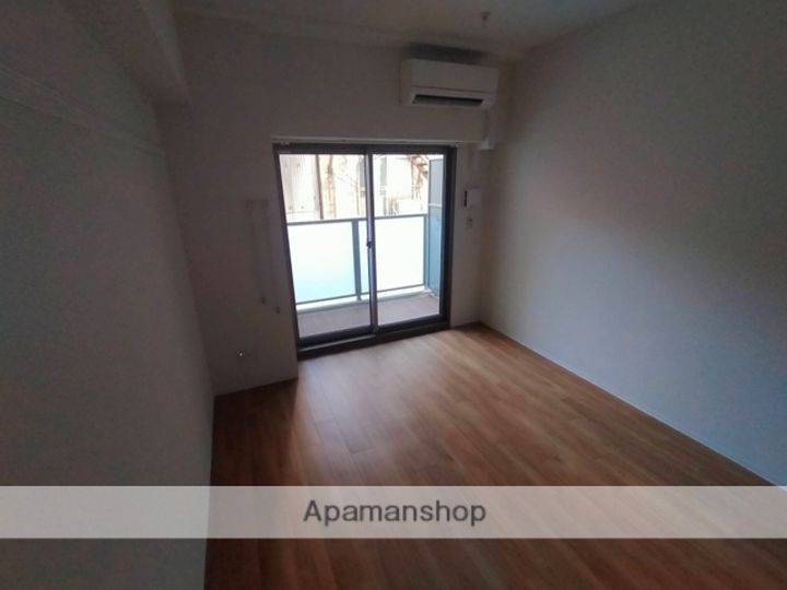 大阪府東大阪市長堂2丁目の賃貸マンションの居間