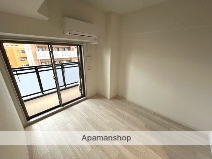 大阪府東大阪市足代北1丁目の賃貸マンションの居間