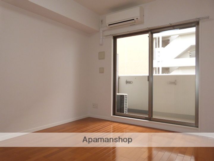 CASSIA高井田NORTHCOURTの居間