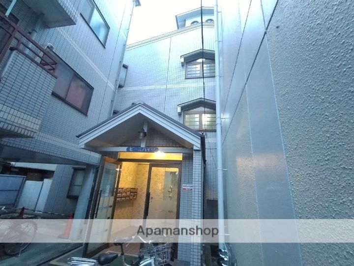 ピースハイツ長堂の外観