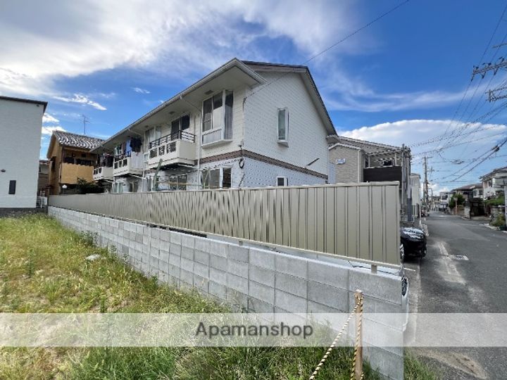 大阪府東大阪市玉串町東2丁目の賃貸アパートの外観