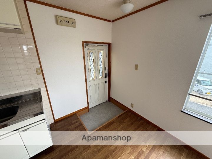 大阪府東大阪市五条町の賃貸アパートの玄関