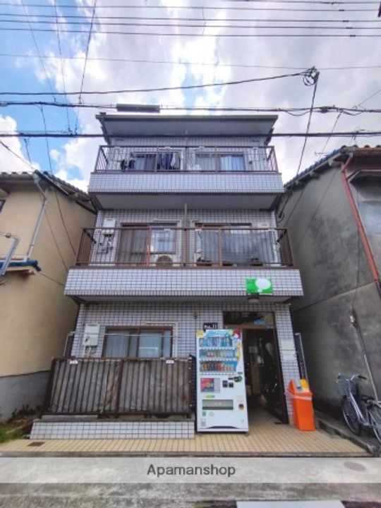 大阪府東大阪市西堤楠町3丁目の賃貸マンションの外観