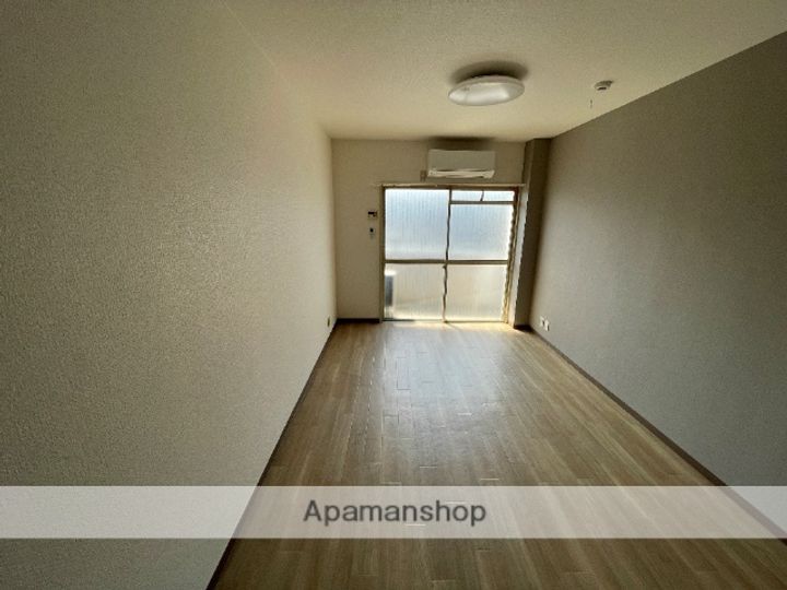 ボヌール里中の居間