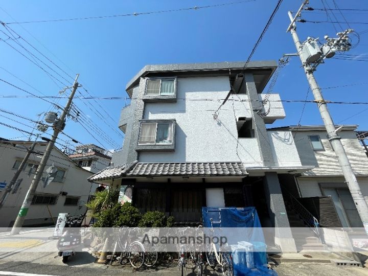 ボヌール里中の外観