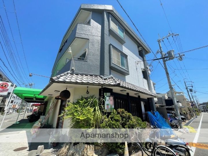 ボヌール里中の外観