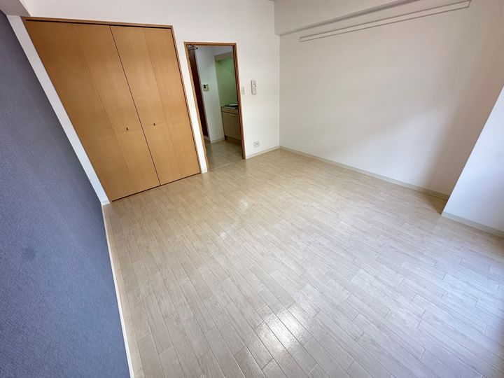 大阪府東大阪市西岩田3丁目の賃貸マンションの内装