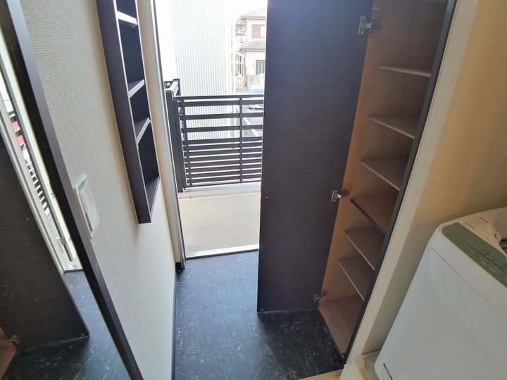 レオネクストLovin IIIの玄関