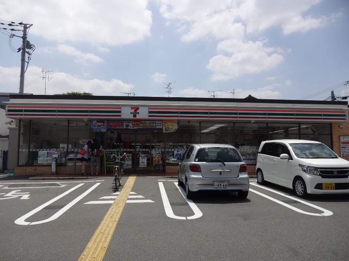 レオネクストLovin IIIの周辺