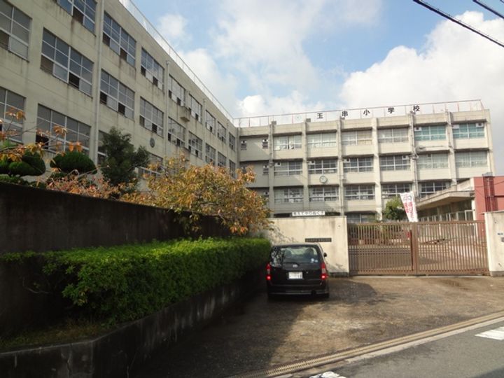 アリオール105号室の周辺