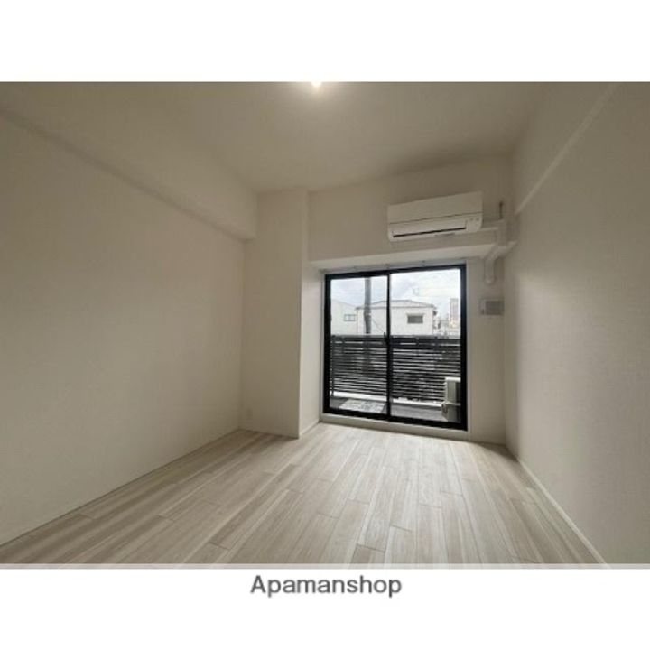 大阪府大阪市東成区中本5丁目の賃貸マンションの居間