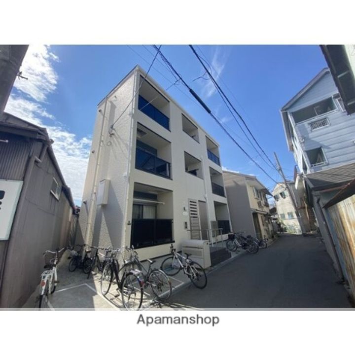 F MAISON RUELLEの外観