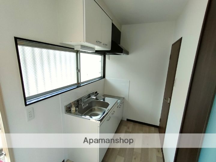 大阪府東大阪市金岡1丁目の賃貸アパートのキッチン