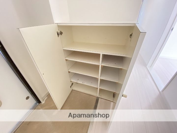 大阪府東大阪市川俣本町の賃貸マンションの内装