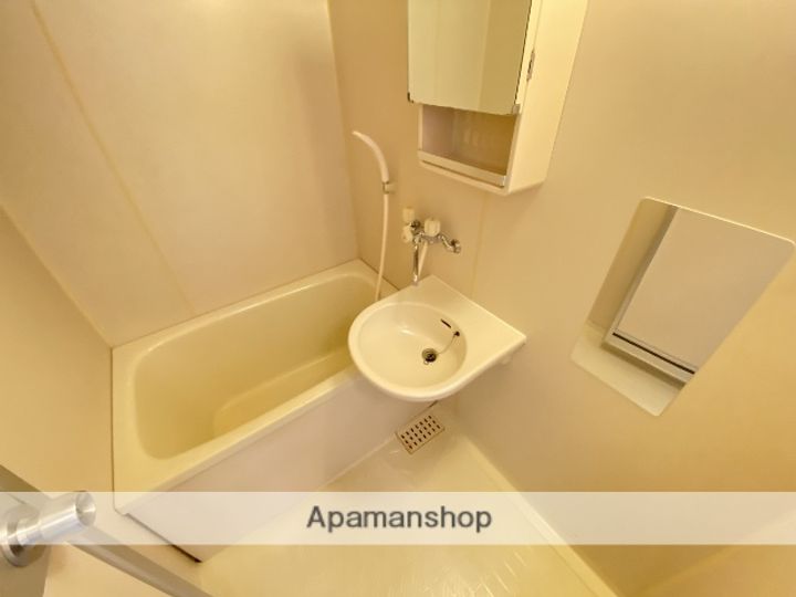 大阪府東大阪市川俣本町の賃貸マンションの風呂