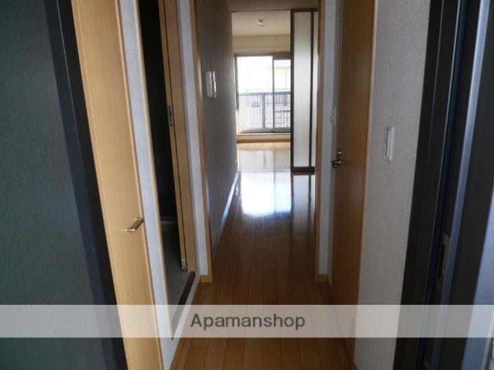 エバーグリーン若江岩田302の玄関