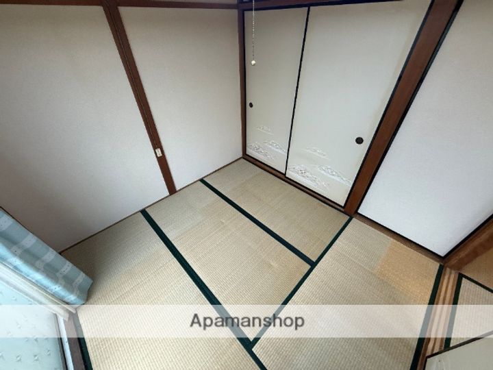 秀栄マンションの内装