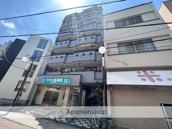 栄ハイツ小阪の外観
