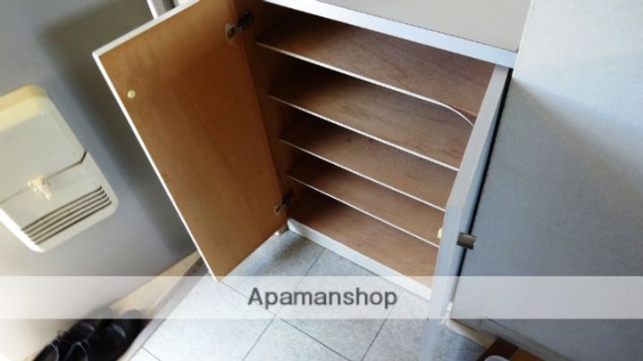 グローバル小林の玄関