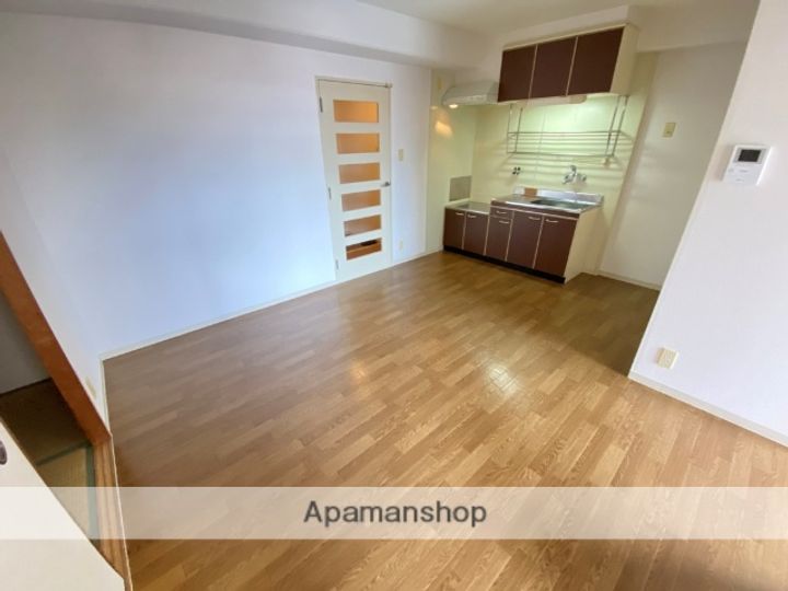 アリエス花園の居間