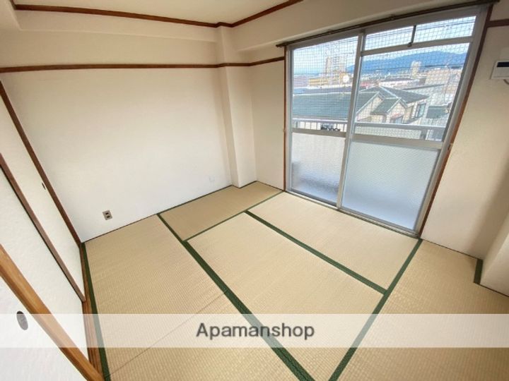 メゾン大和中小阪の居間