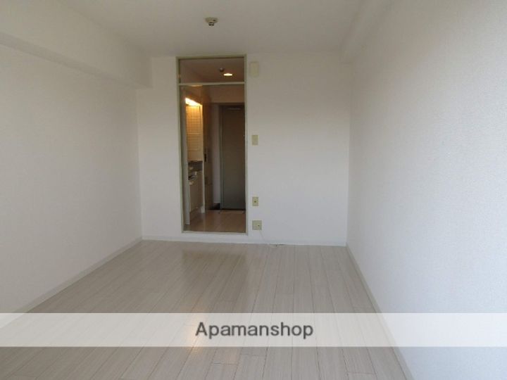 サンパレス布施の居間