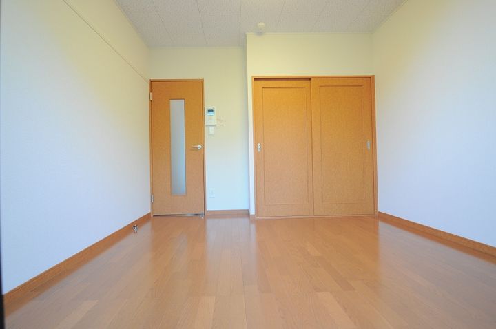 レオパレスハナテン2番館の居間
