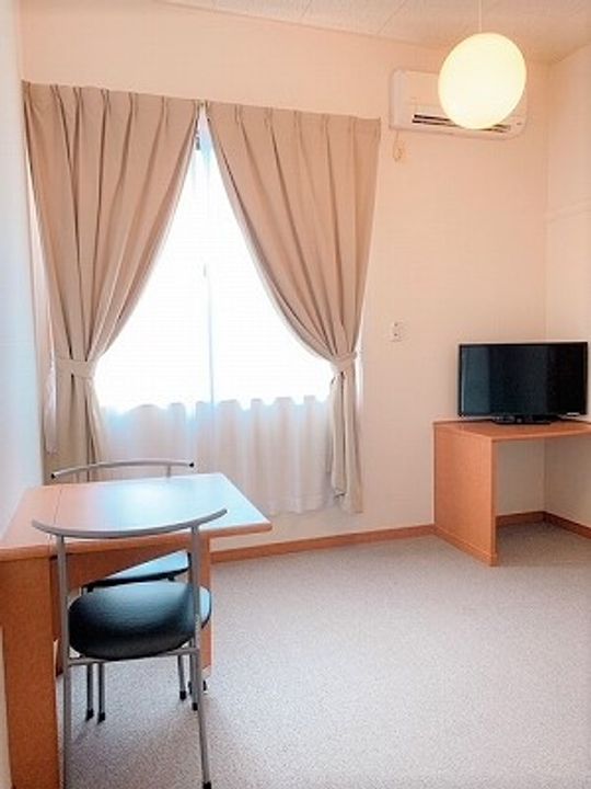 レオパレスブランシュヴァルⅢ202の居間