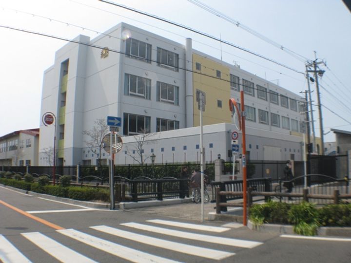 サンメゾンの周辺