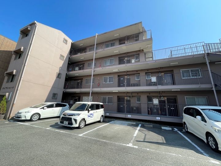 第一ハイツシャトーの外観