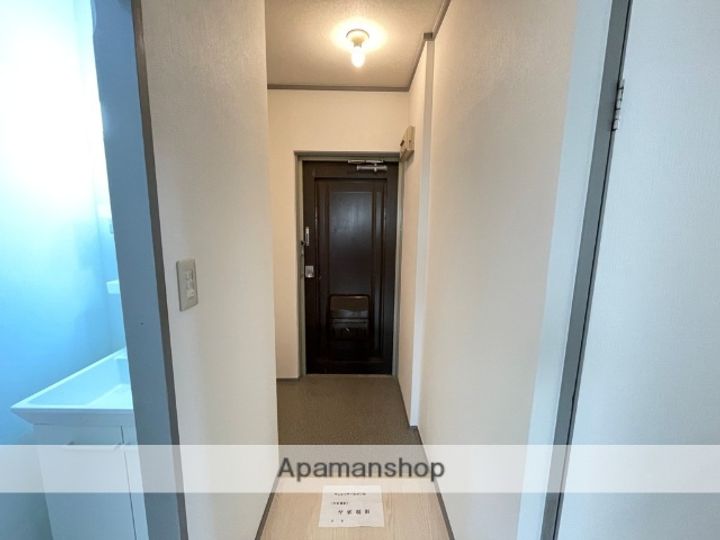 森田ツインコーポB101の玄関