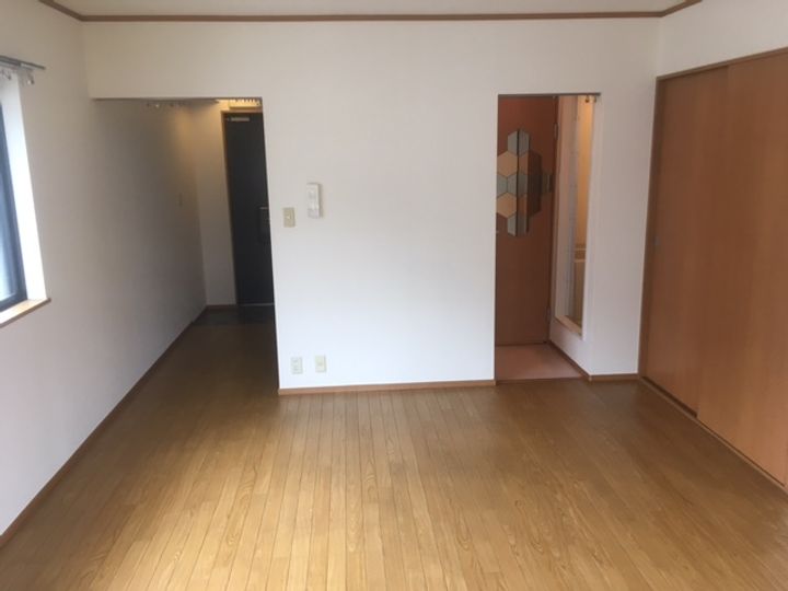 サンハイツ香枦園の居間