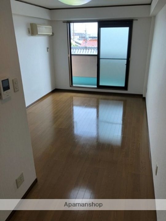 ファミール5号館の居間