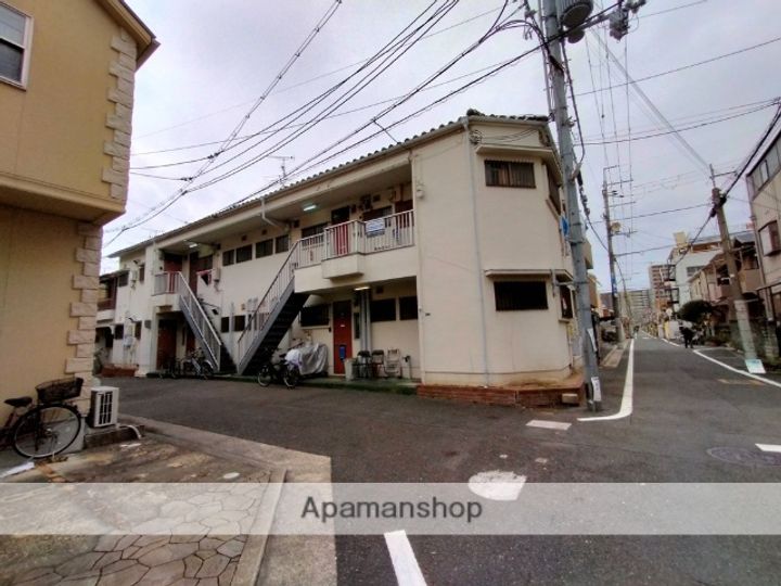 小川マンションの外観