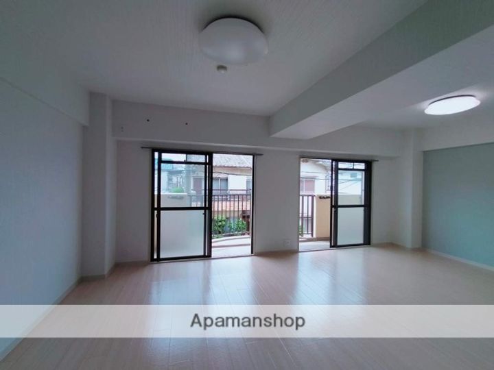 ベルデュール垣内205の居間