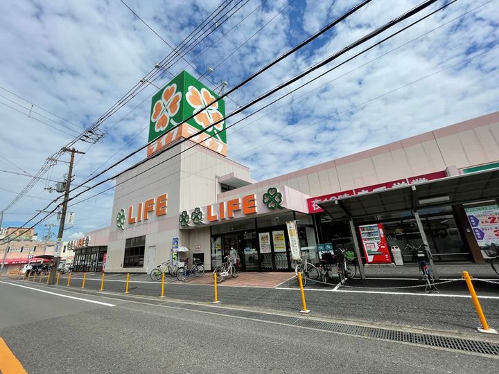 レオパレスフォレストいずみの周辺