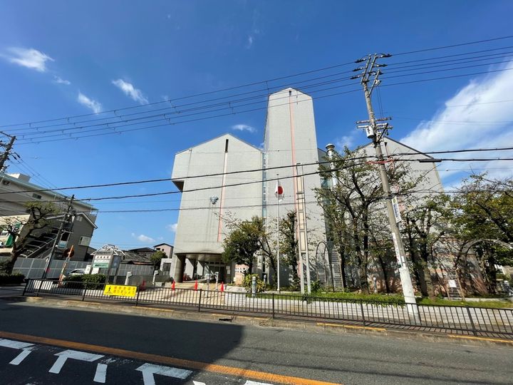 レオパレスフォレストいずみの周辺