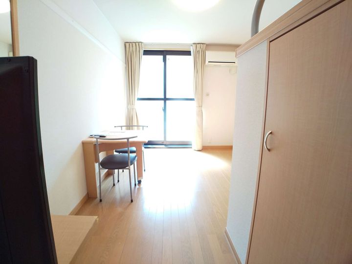 レオパレスコンフォートマックの居間