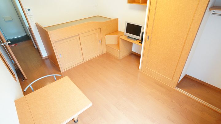 レオパレスNEO 深阪の居間