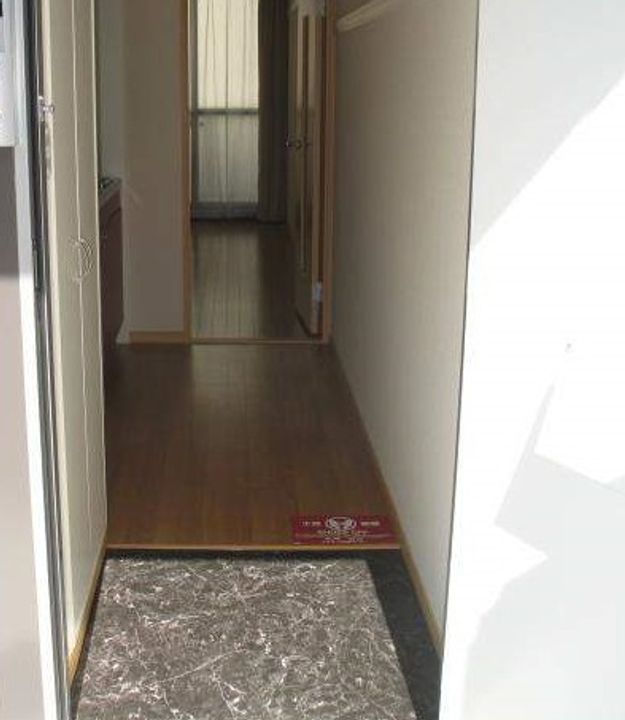 レオパレス恩智北町ハイツの玄関