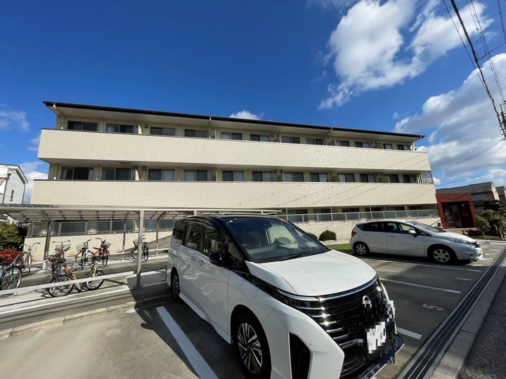 ラフィーネ久宝寺107号室の外観