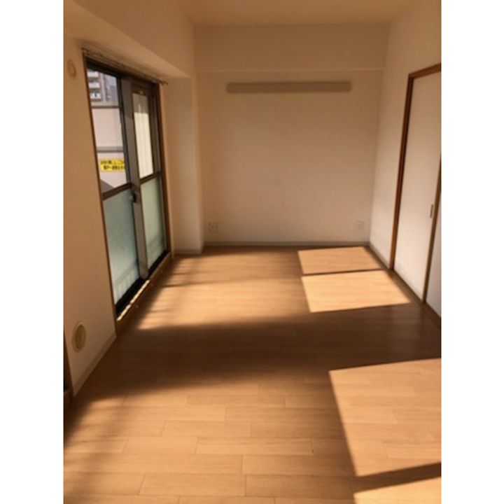 大阪府大阪市平野区瓜破東2丁目の賃貸マンションの居間