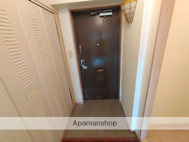 大阪府堺市東区丈六の賃貸マンションの玄関