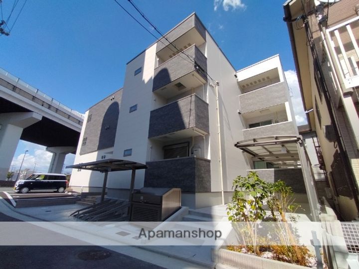 シャルムコートの外観