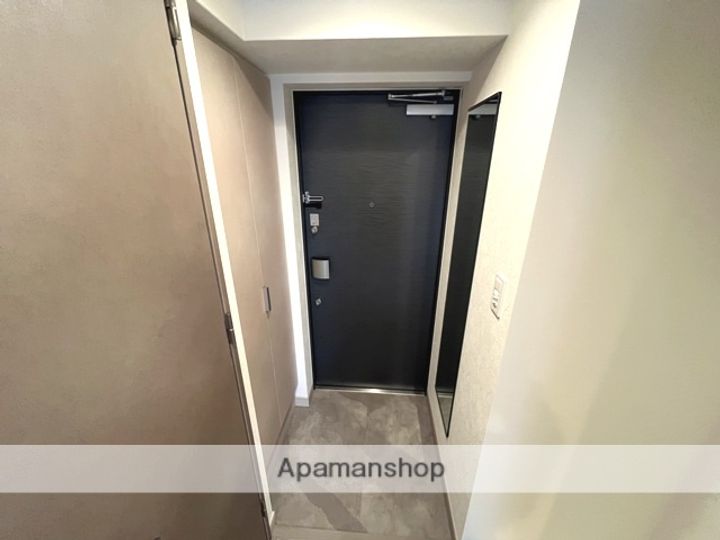 大阪府東大阪市足代北1丁目の賃貸マンションの玄関